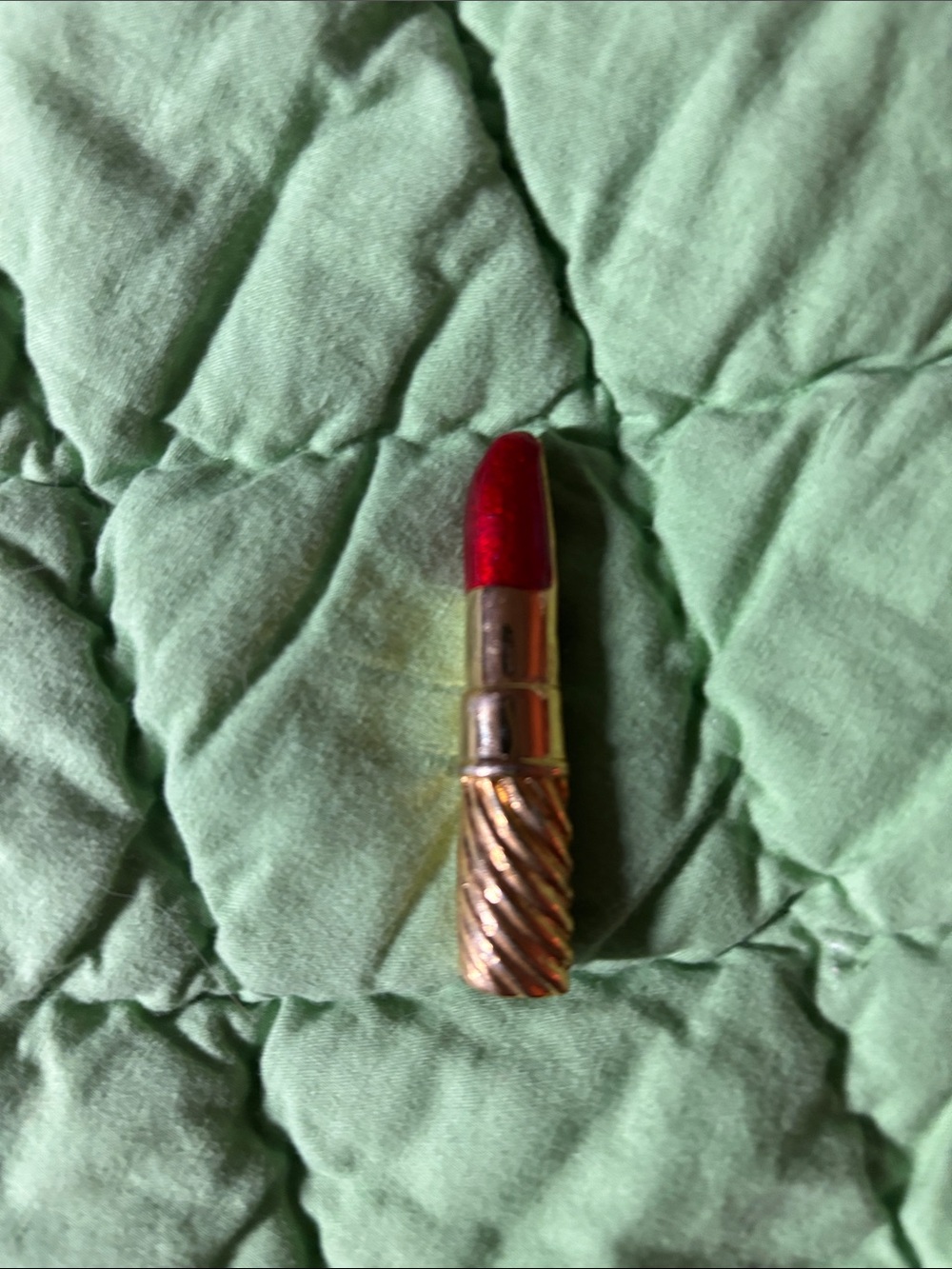 Red Lipstick Brooch